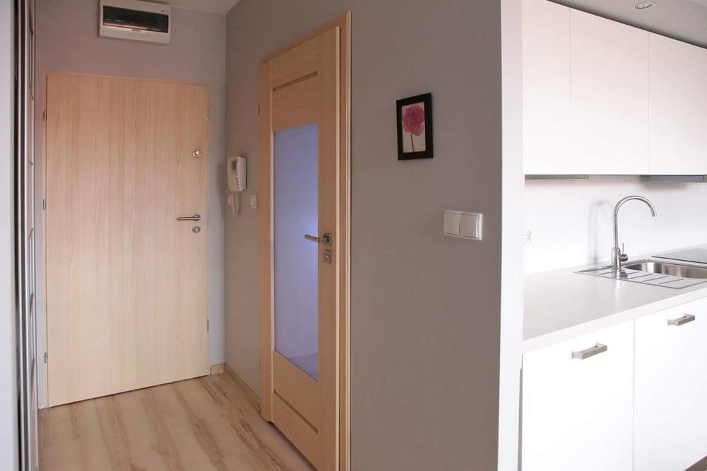 35m² studio Appartement, met 1 privé badkamer in Poznan stadscentrum Buitenkant foto