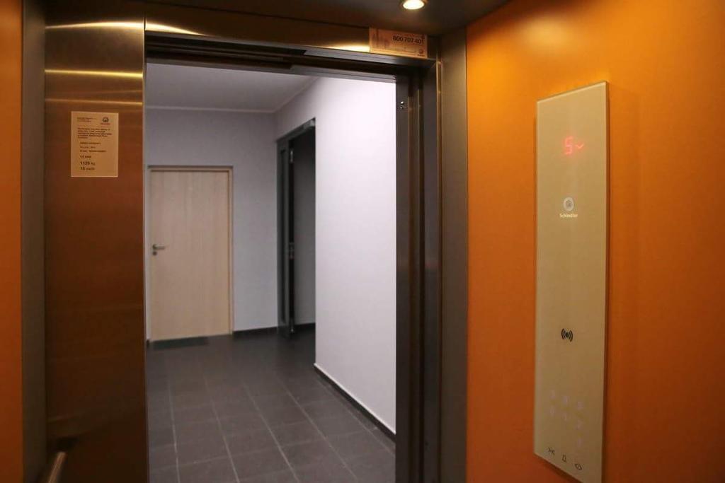 35m² studio Appartement, met 1 privé badkamer in Poznan stadscentrum Buitenkant foto